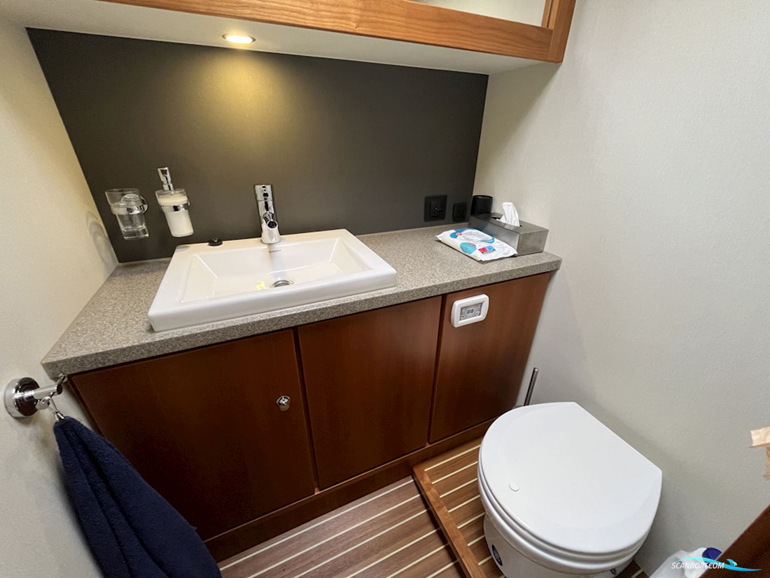 Linssen Grand Sturdy 470 Sedan Wheelhouse