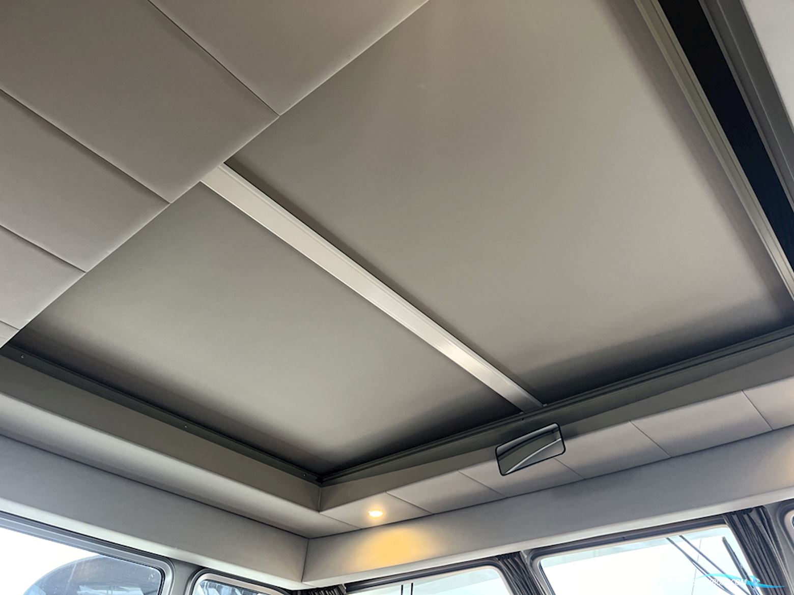 Linssen Grand Sturdy 470 Sedan Wheelhouse