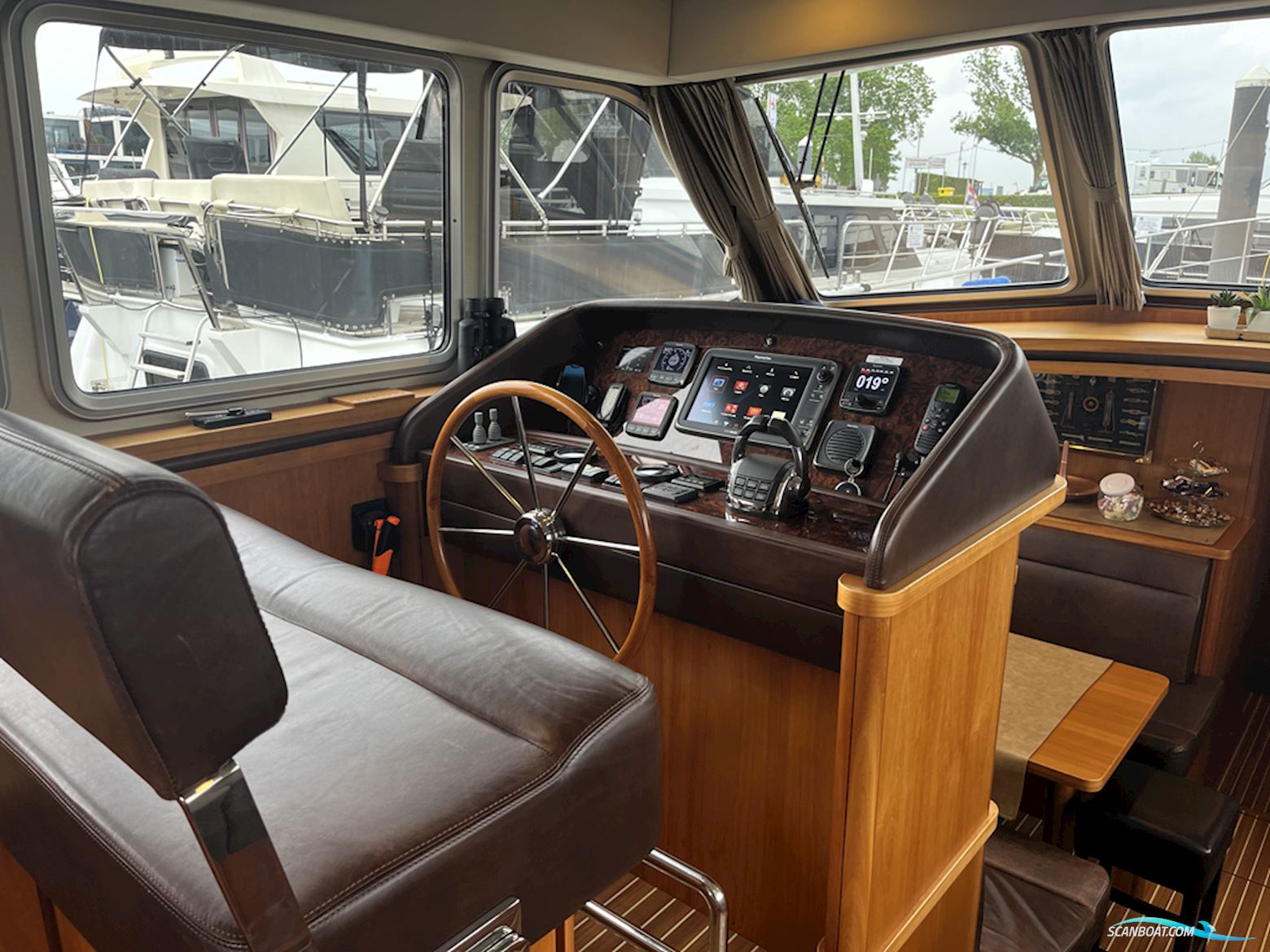 Linssen Grand Sturdy 470 Sedan Wheelhouse