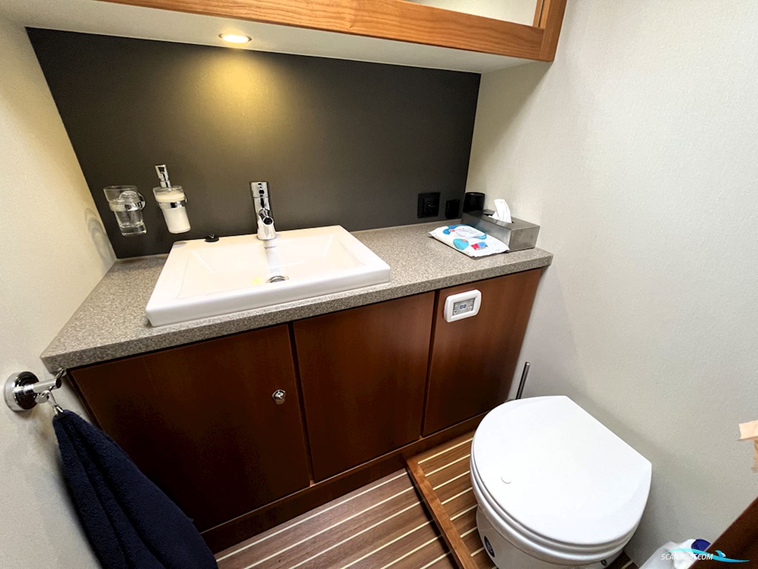 Linssen Grand Sturdy 470 Sedan Wheelhouse