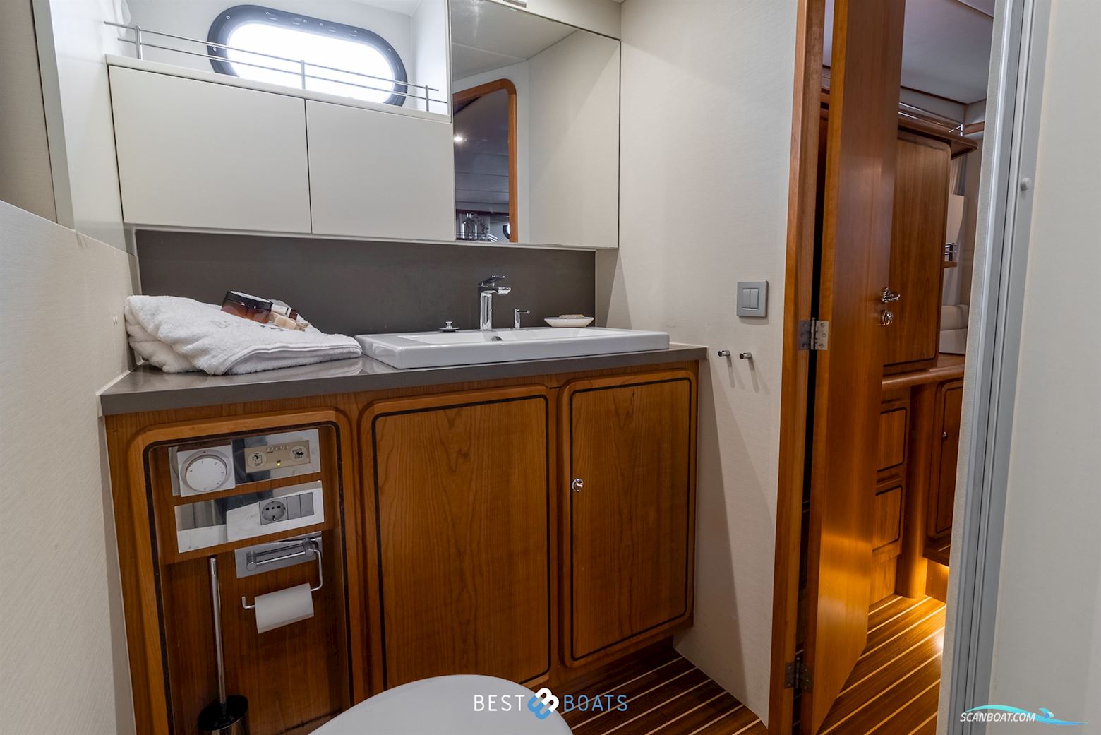 Linssen Grand Sturdy 500 AC Wheelhouse Long Top