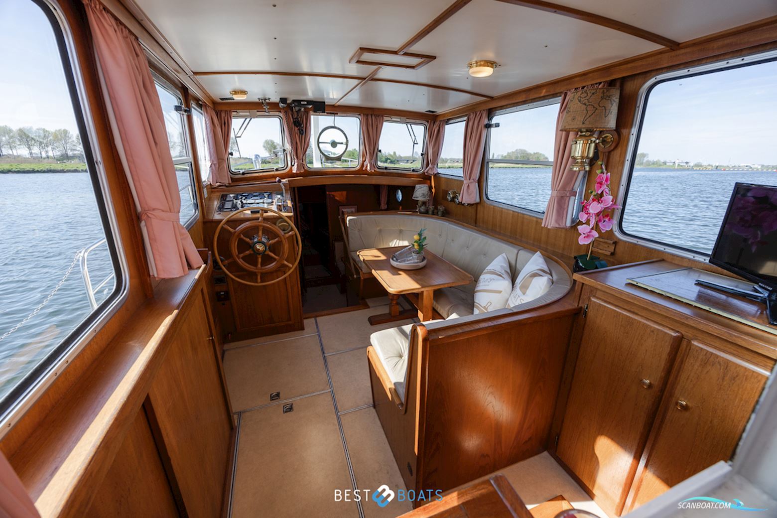 Linssen St. Jozef 1050 Salon AK-L