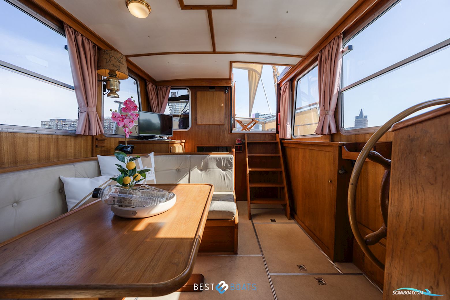 Linssen St. Jozef 1050 Salon AK-L