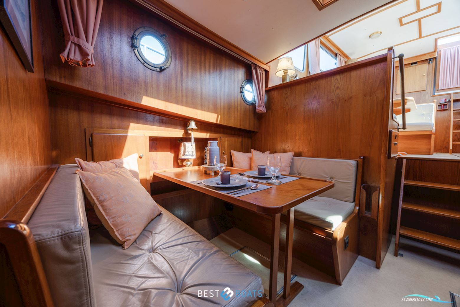 Linssen St. Jozef 1050 Salon AK-L