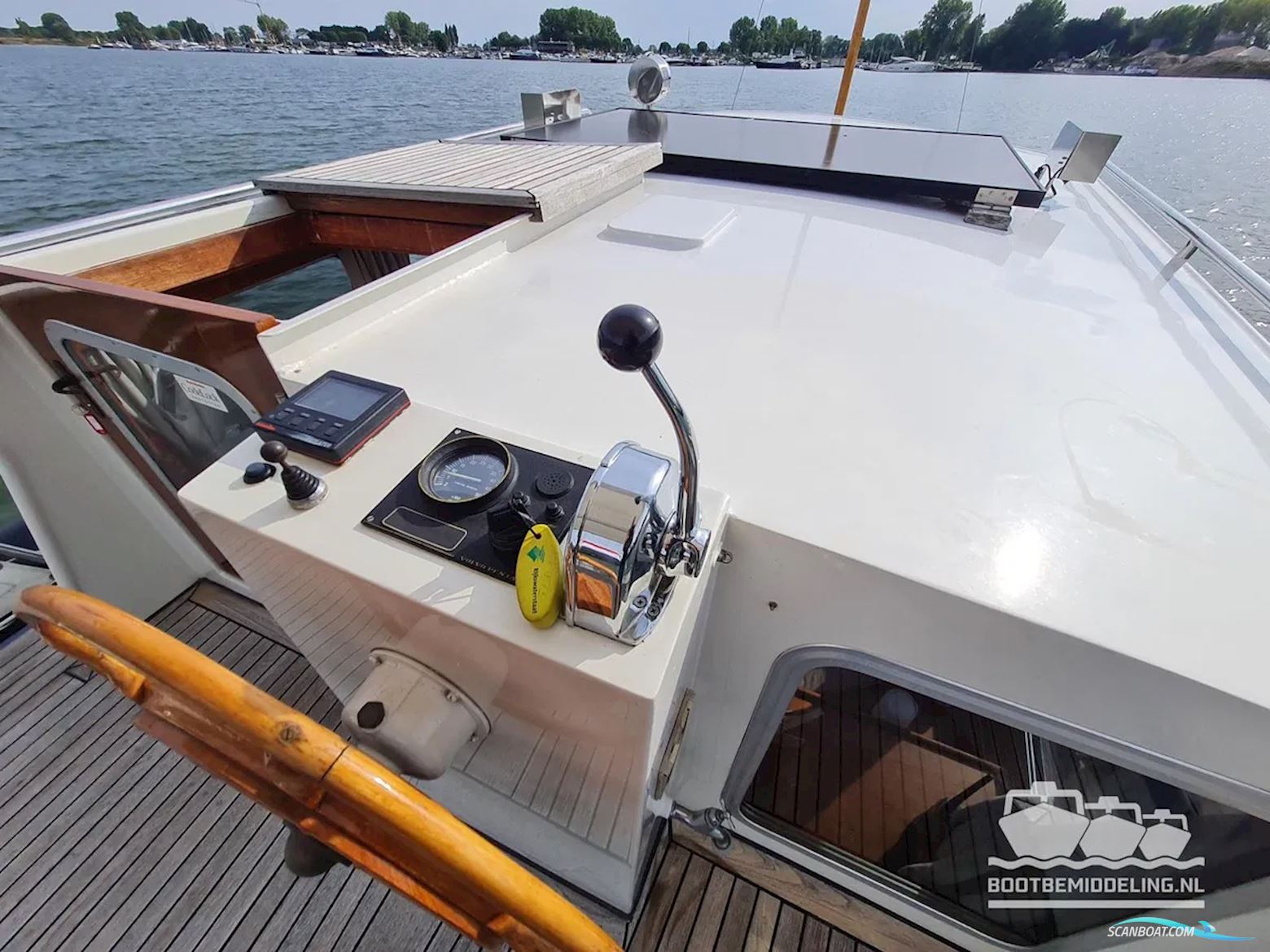 Linssen Sturdy 1000 AC Royal