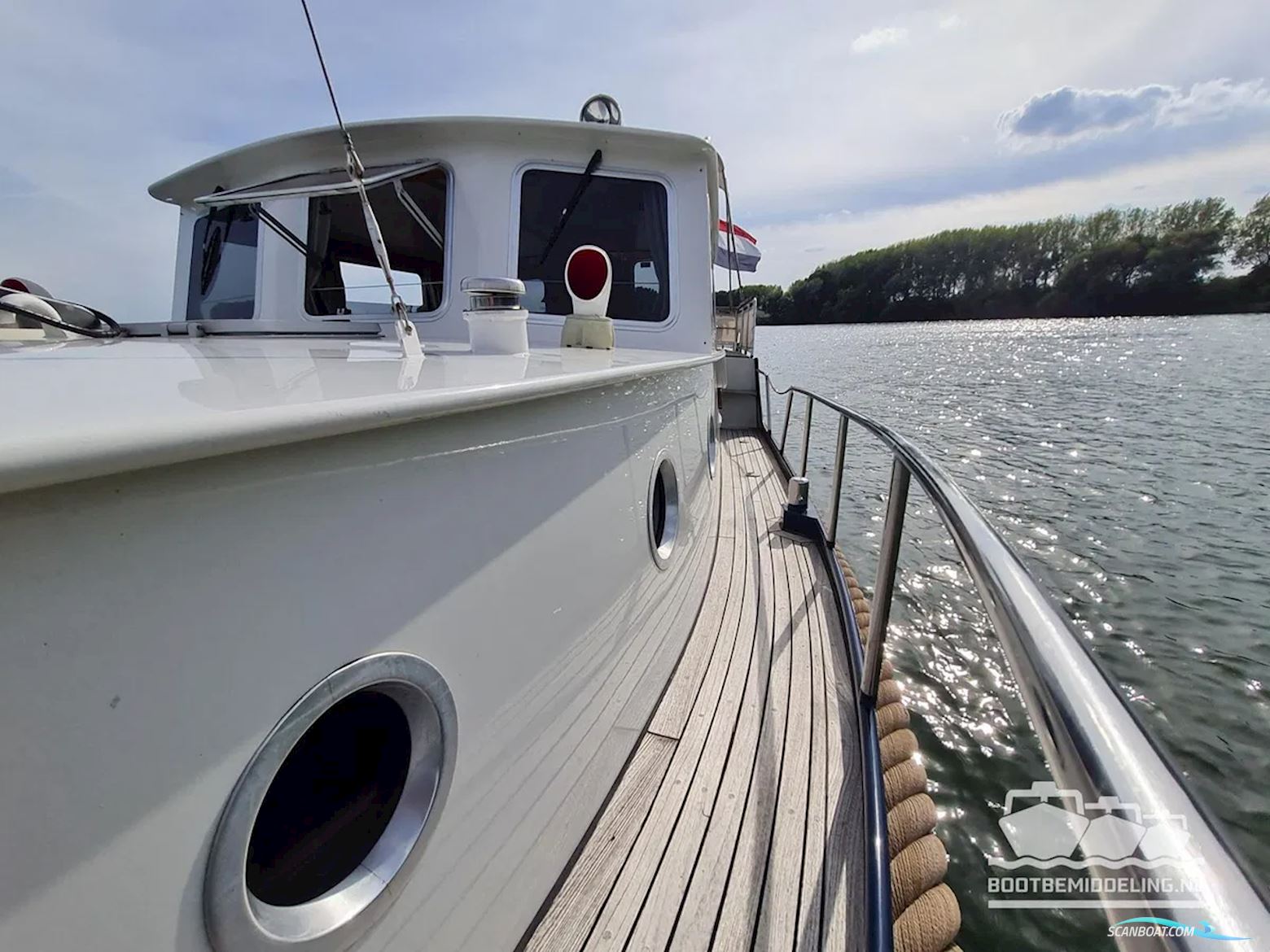 Linssen Sturdy 1000 AC Royal