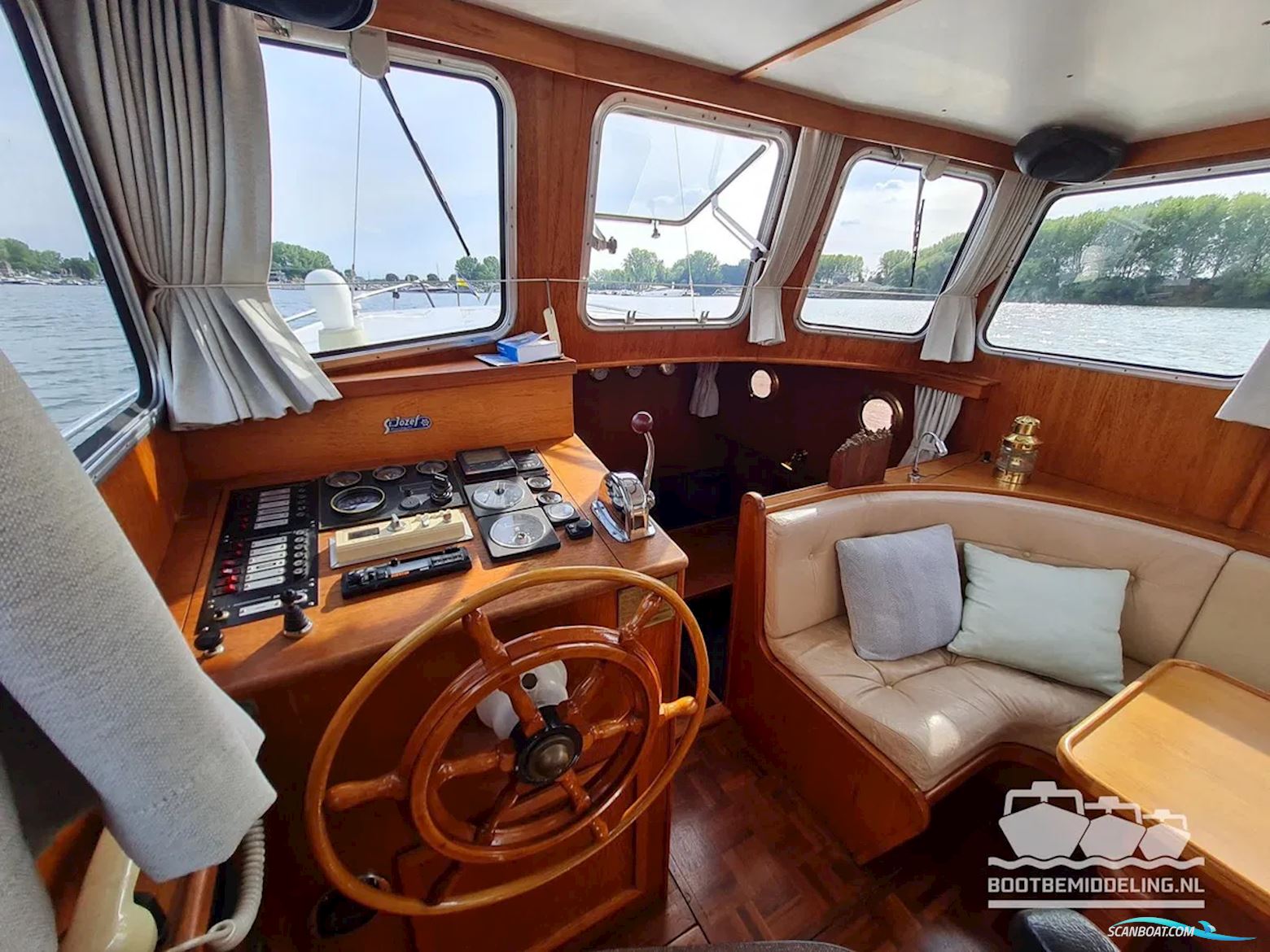 Linssen Sturdy 1000 AC Royal