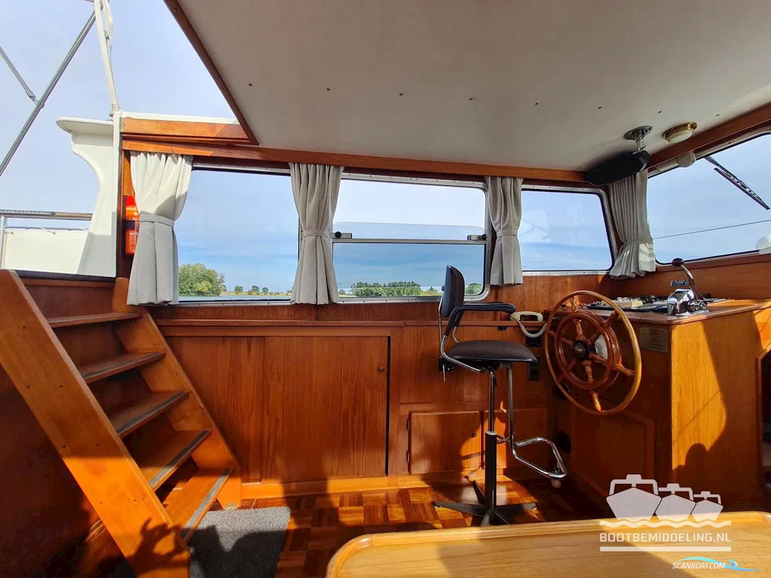 Linssen Sturdy 1000 AC Royal