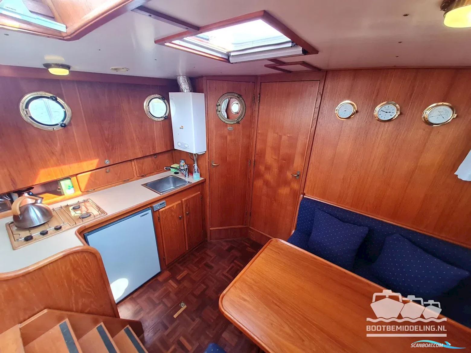 Linssen Sturdy 1000 AC Royal