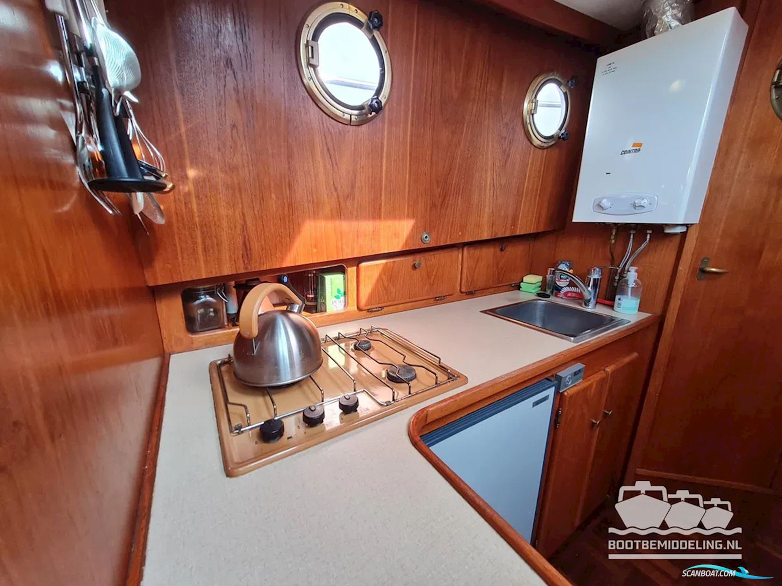 Linssen Sturdy 1000 AC Royal