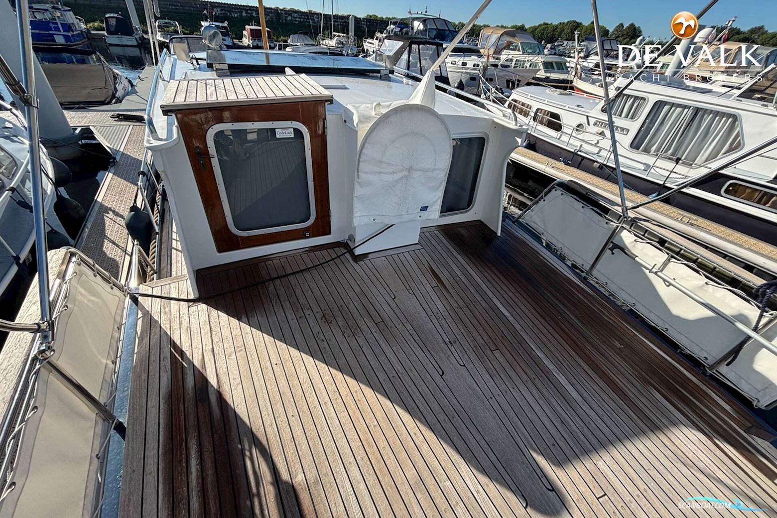 Linssen STURDY 1000 AC ROYAL