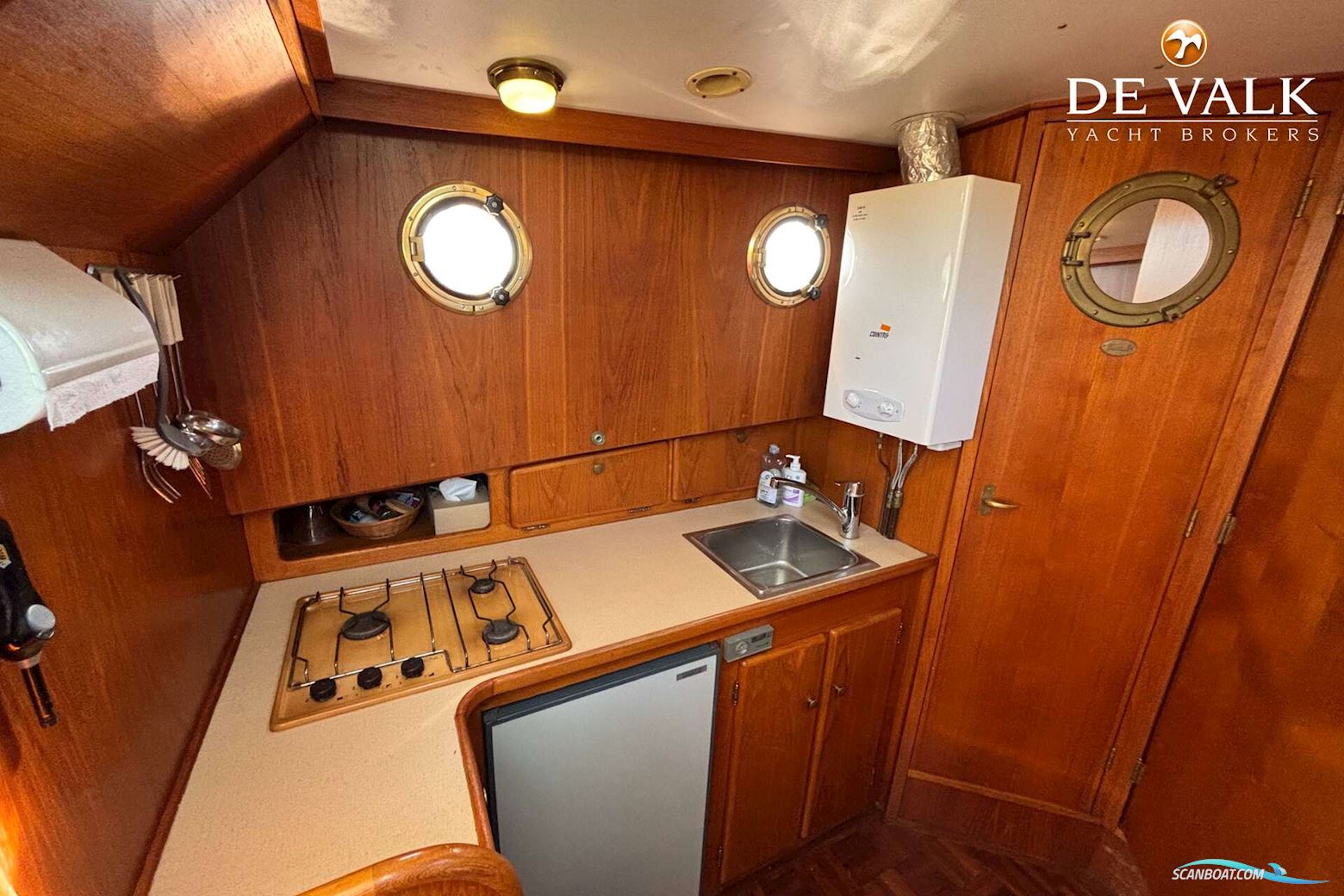 Linssen STURDY 1000 AC ROYAL