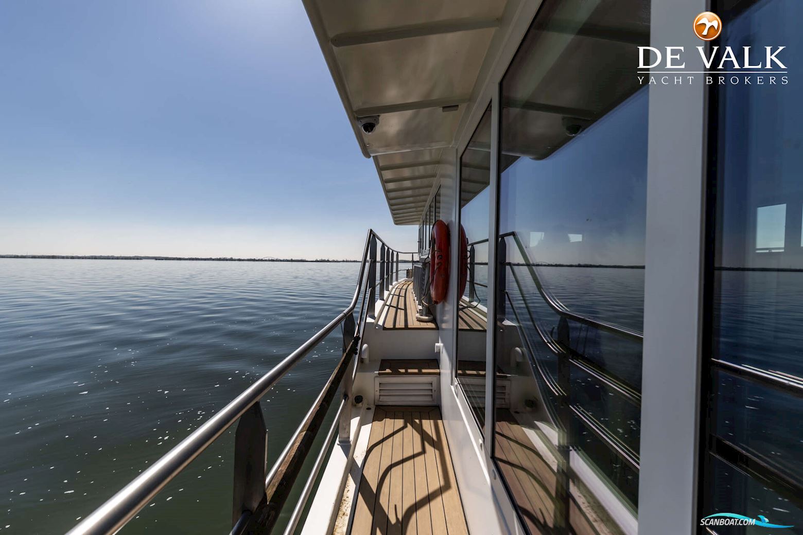 Live Aboard MY With Berth in Amsterdam