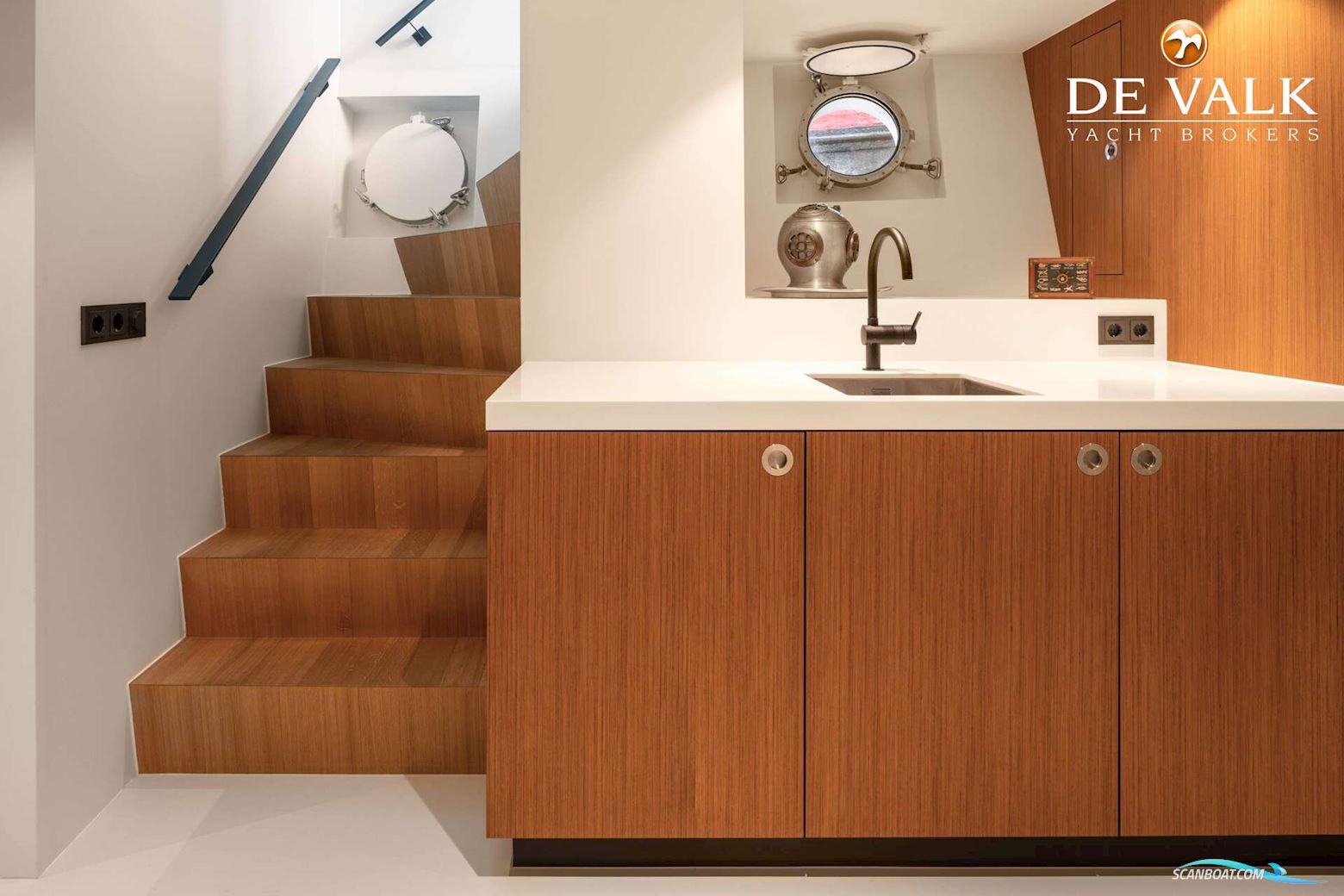 Live Aboard MY With Berth in Amsterdam