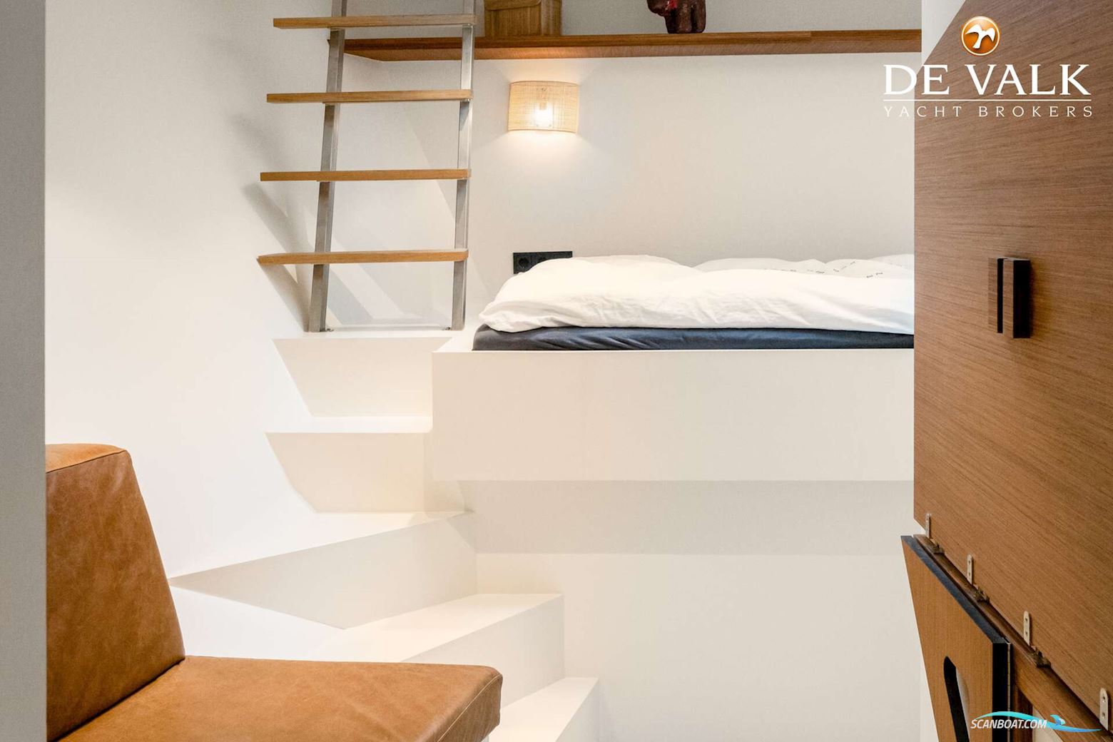 Live Aboard MY With Berth in Amsterdam