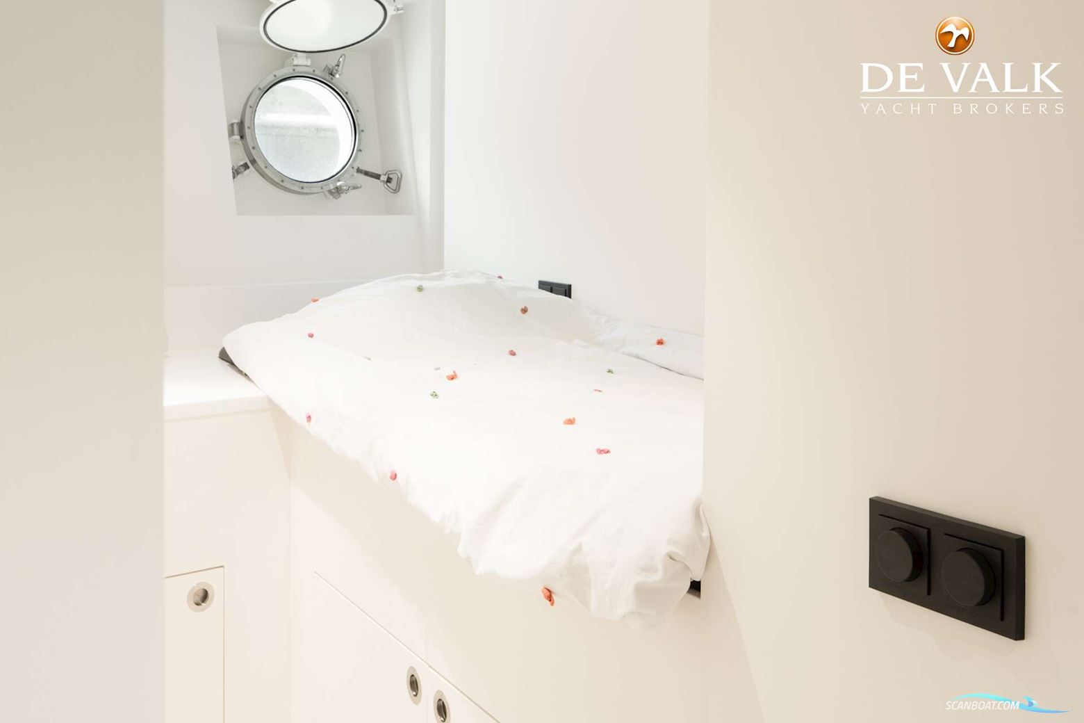 Live Aboard MY With Berth in Amsterdam
