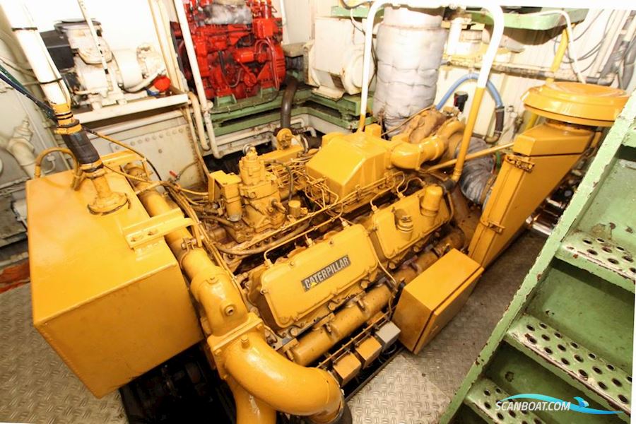 Liveaboard explorer yacht