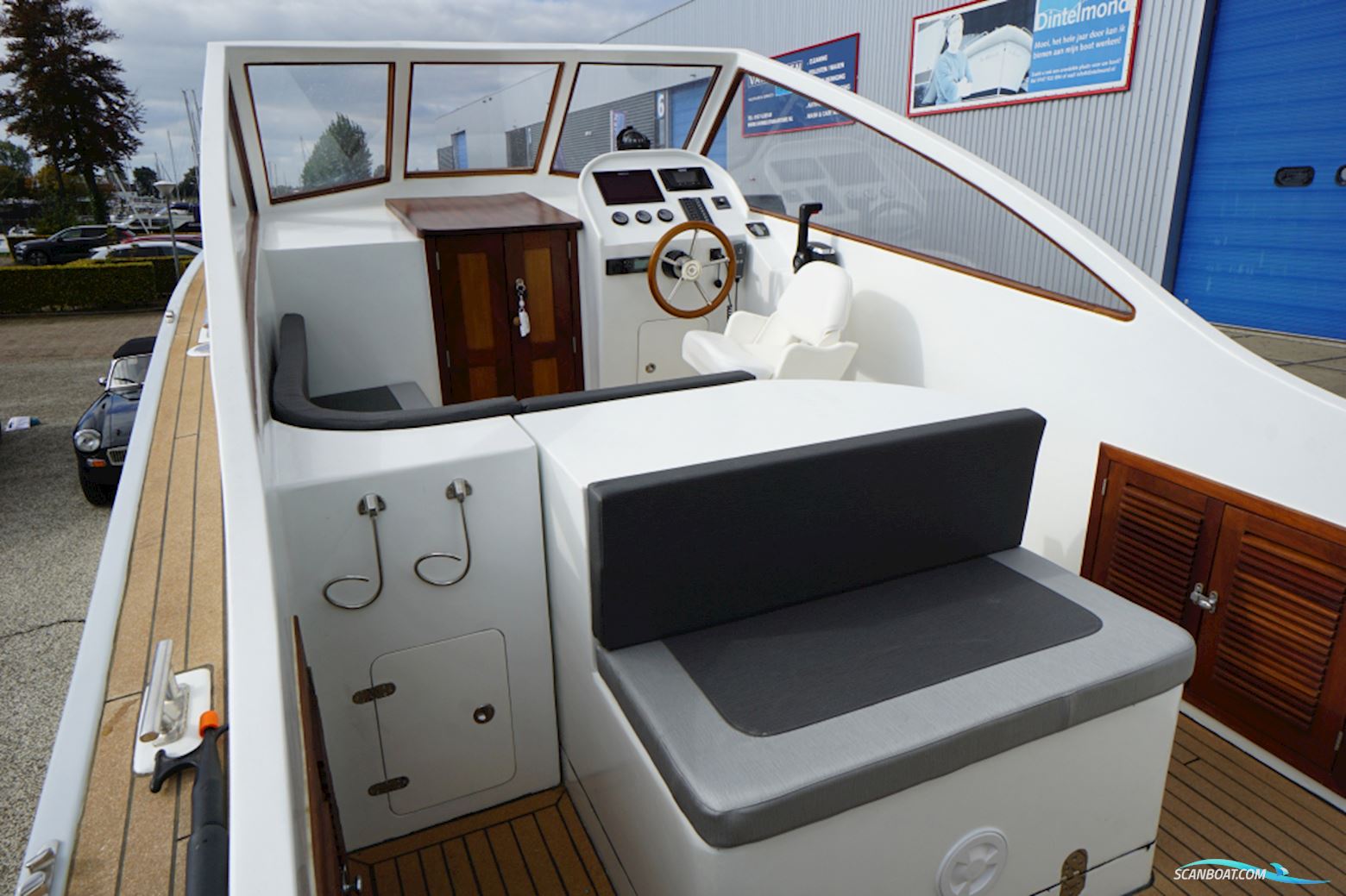 LOBSTER LB26 Classic Runabout