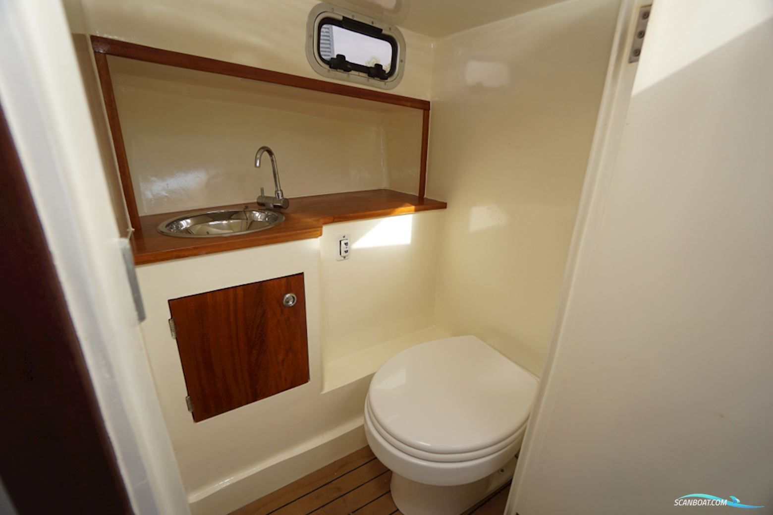 LOBSTER LB26 Classic Runabout