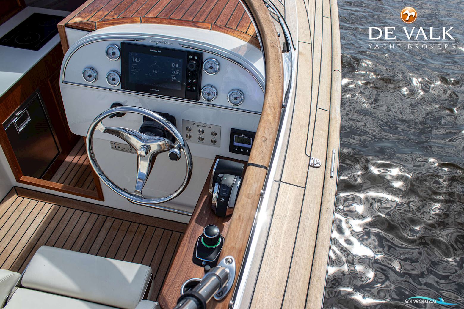 Long Island 33 Runabout