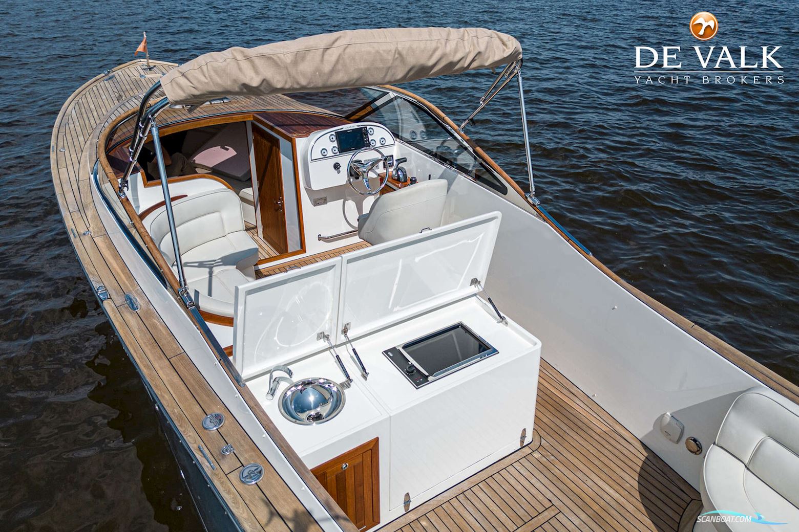 Long Island 33 Runabout