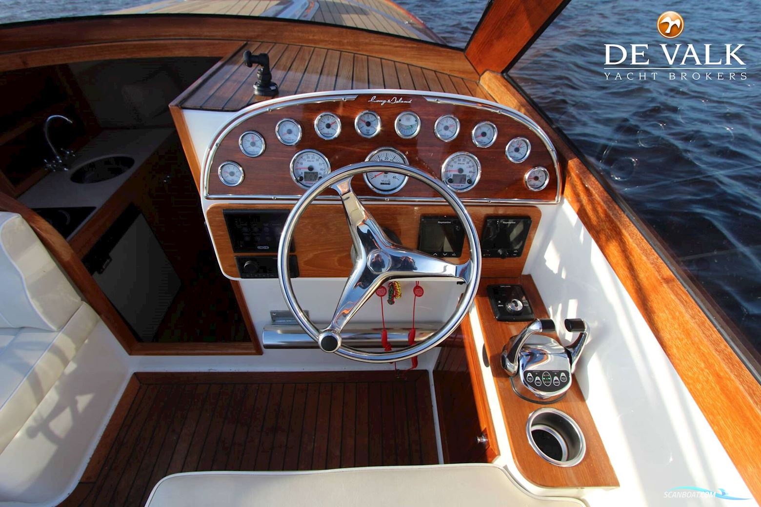 Long Island 33 Runabout