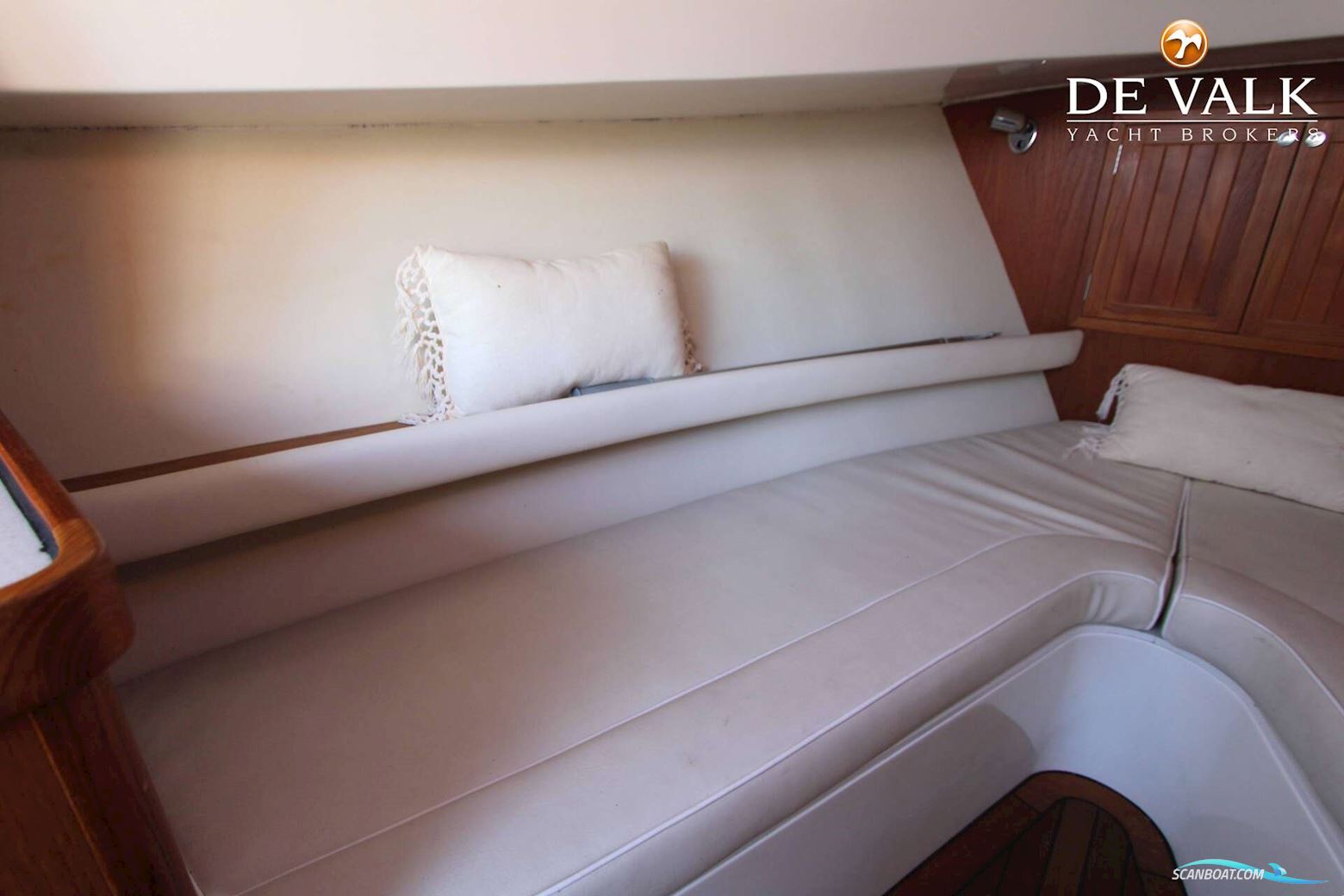 Long Island 33 Runabout