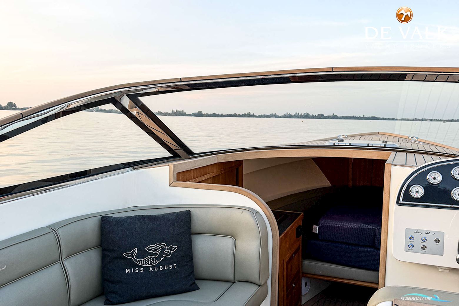 Long Island 33 Runabout