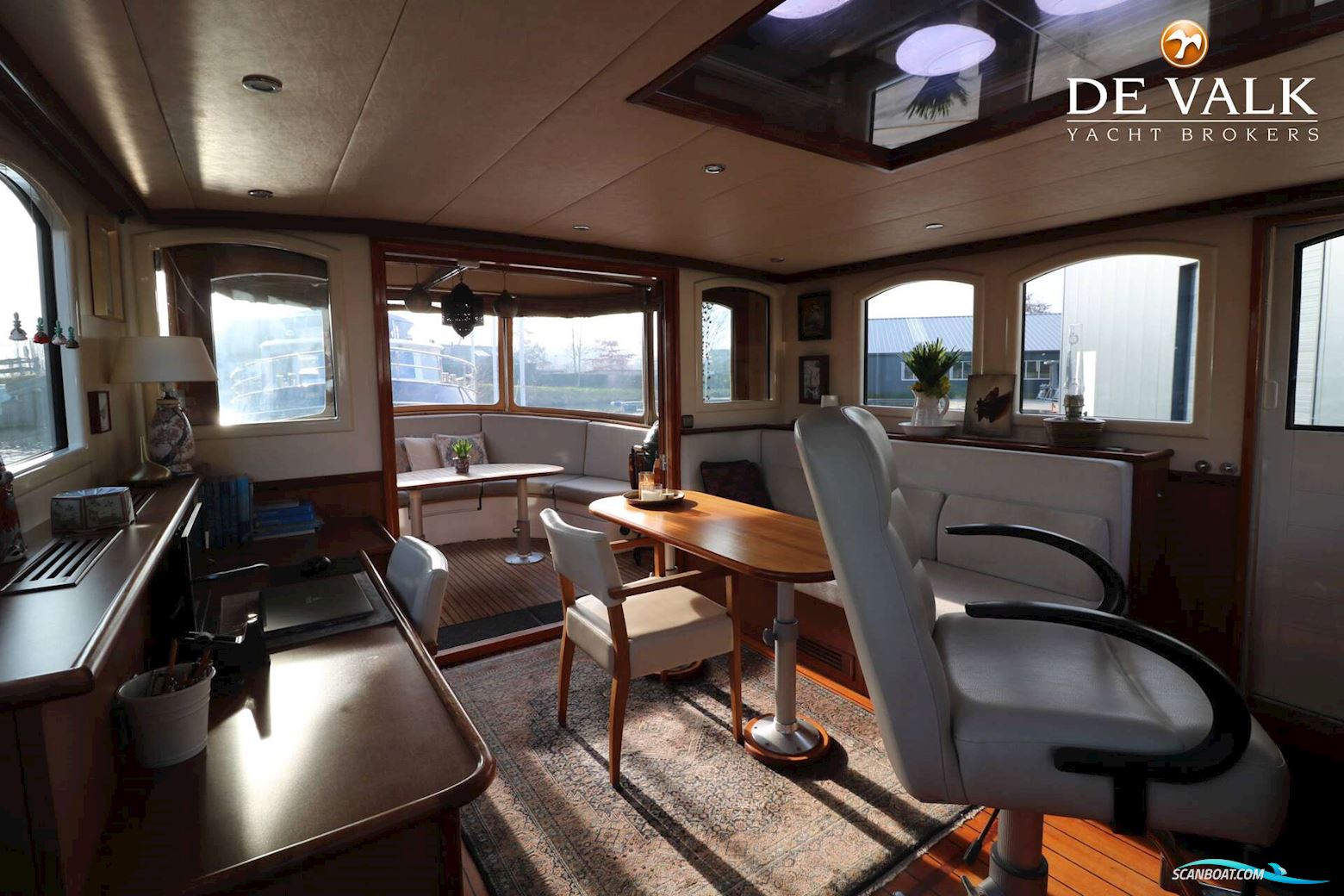 Luxe Motor 1900 Dutch Traveller