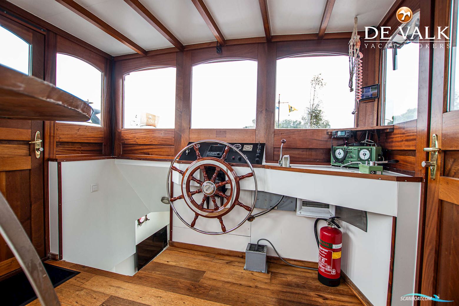 Luxe Motor 28M