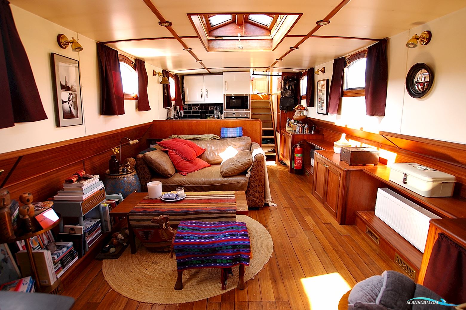 Luxe Motor Live Aboard