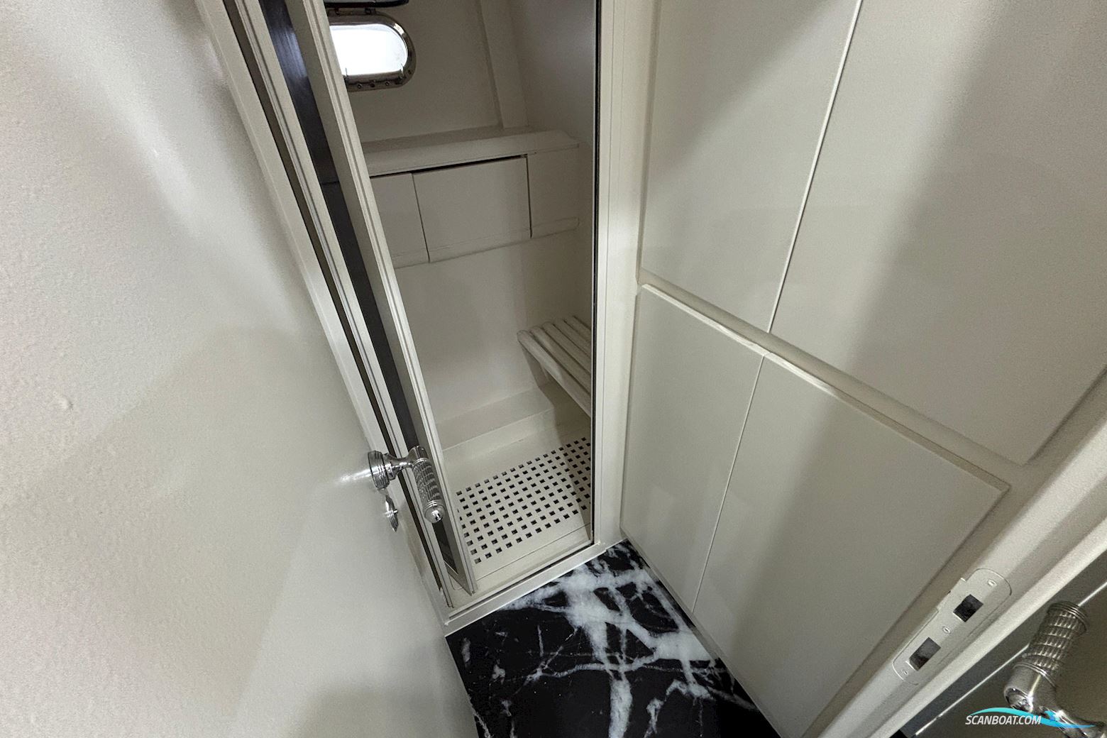 Mangusta 72