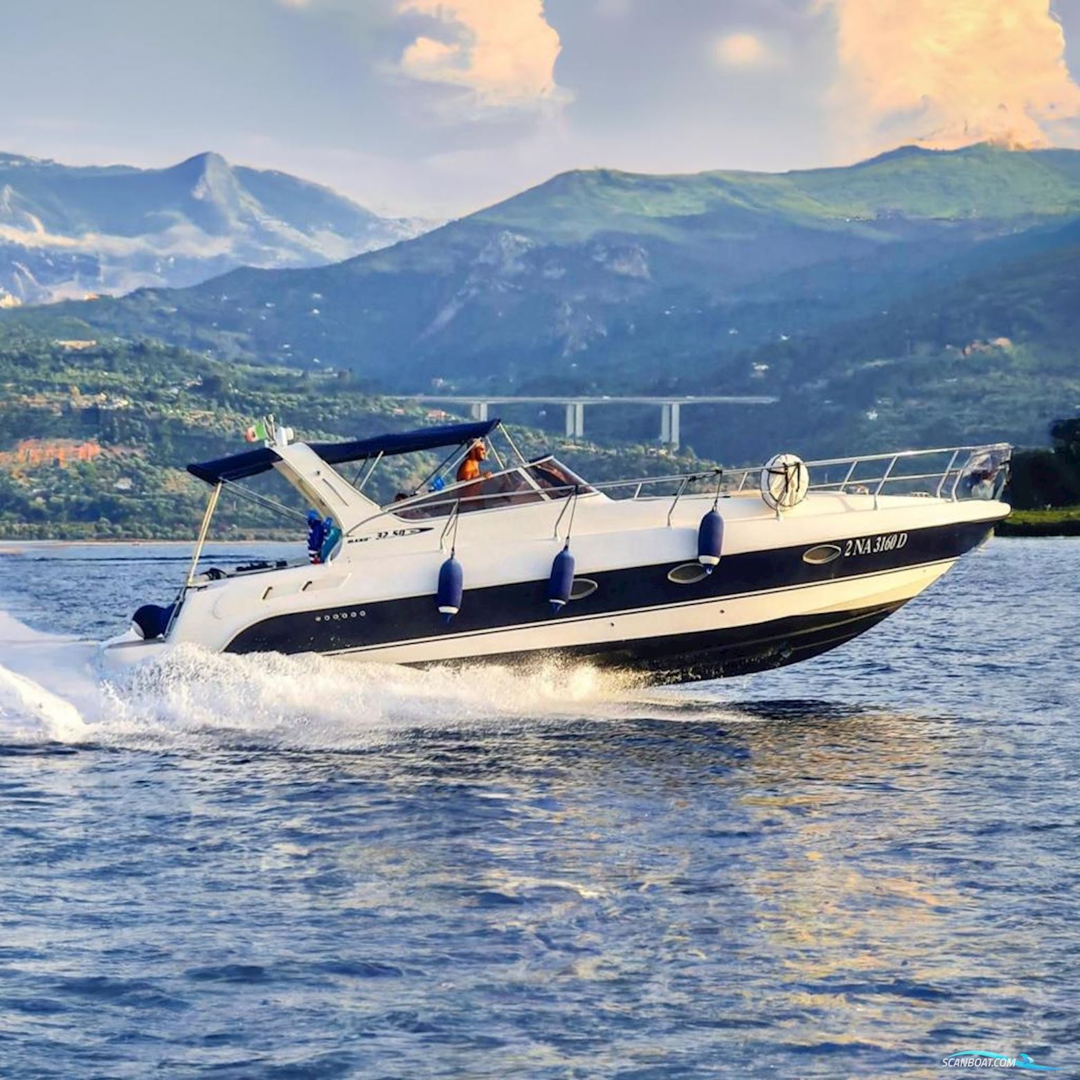 Mano Marine 32.50 sport Motorboat 2007, with Cummins Mercruiser engine, Italy