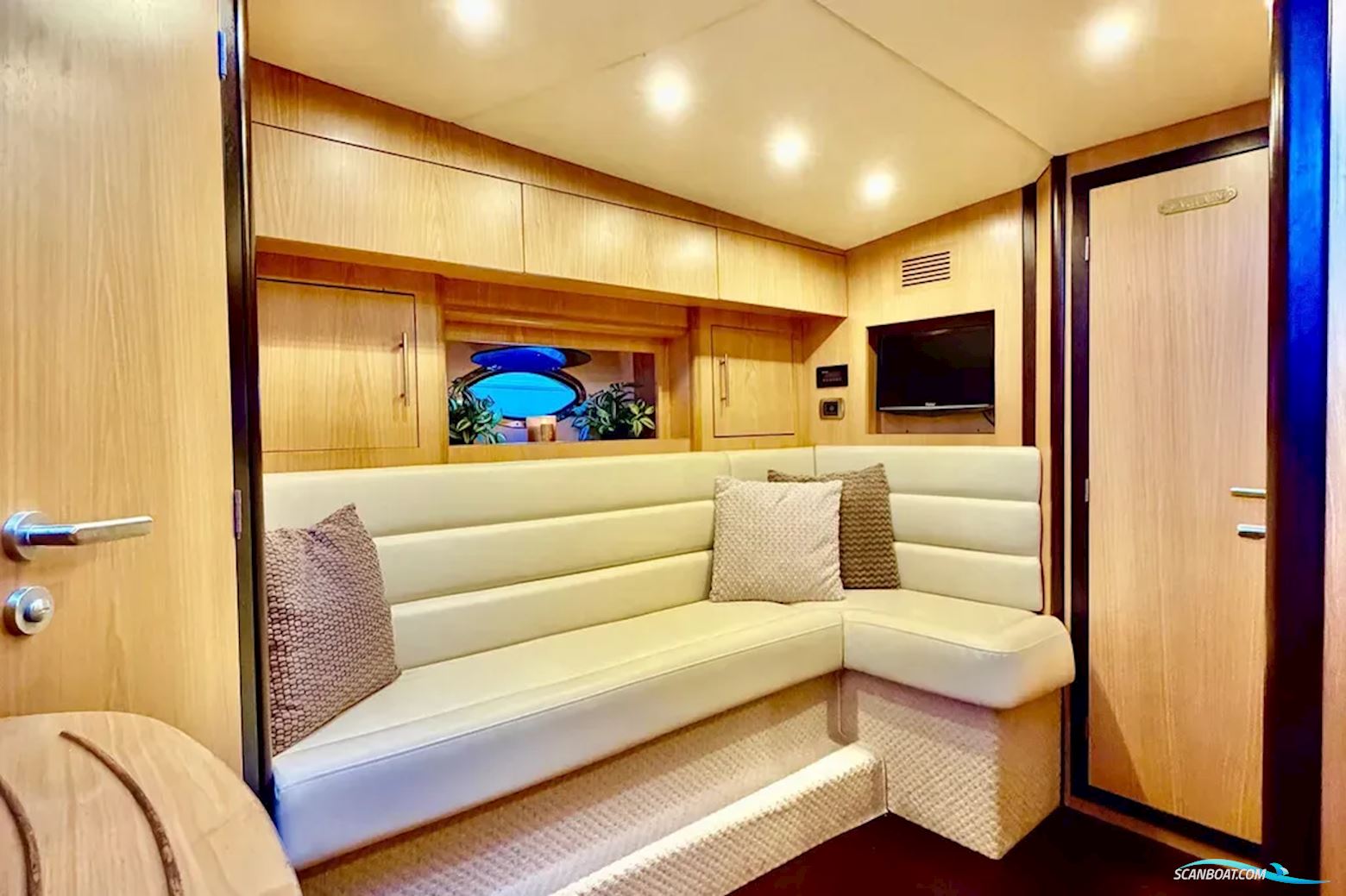 Mano Marine 38.5