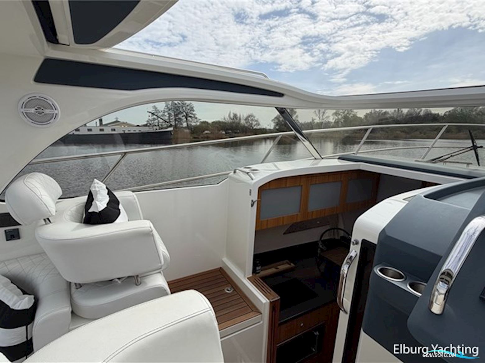 Marex 310 Sun Cruiser