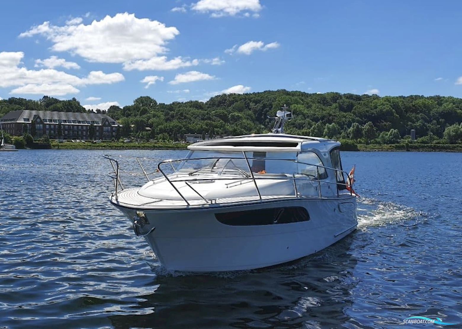 Marex 310 Sun Cruiser Motorboat 2017, with Volvo Penta engine, Germany