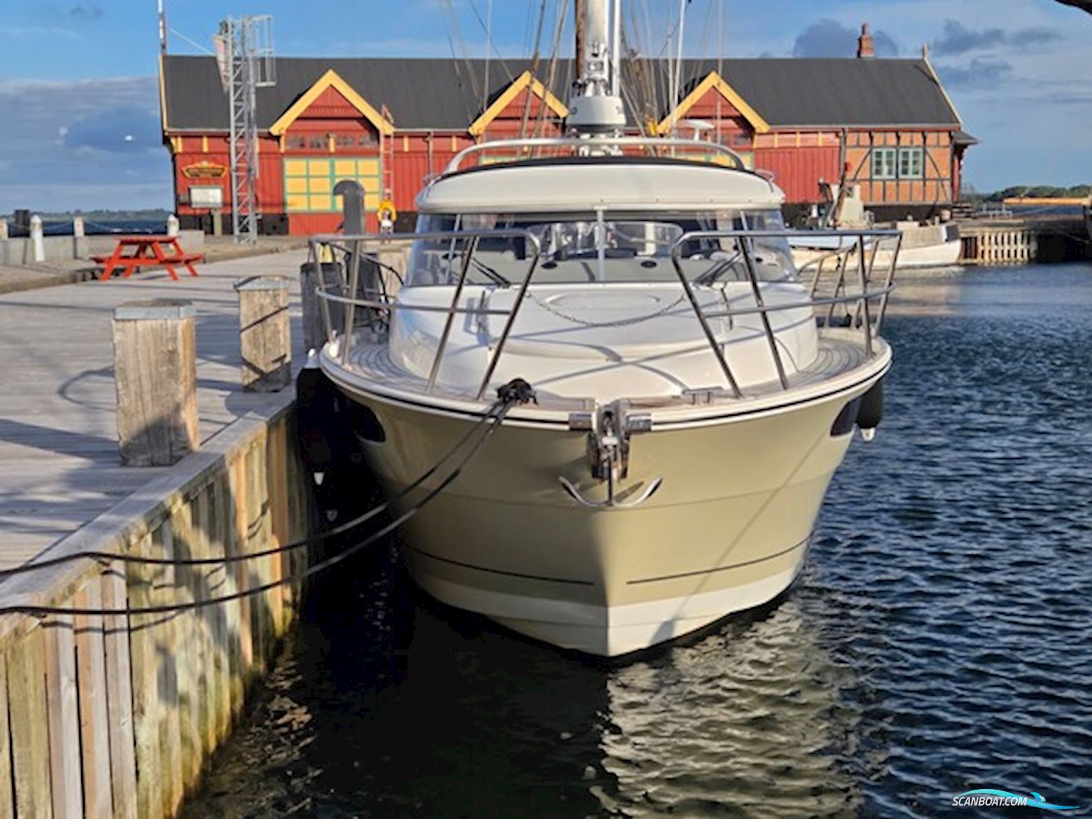 Marex 320 Aft Cabin Cruiser