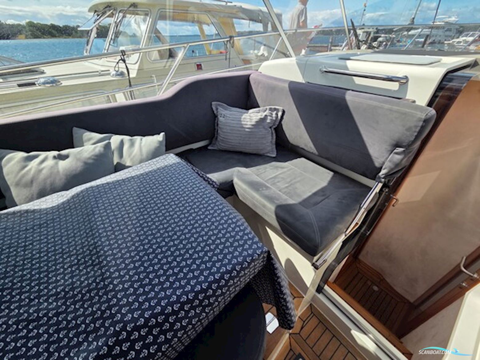 Marex 320 Aft Cabin Cruiser