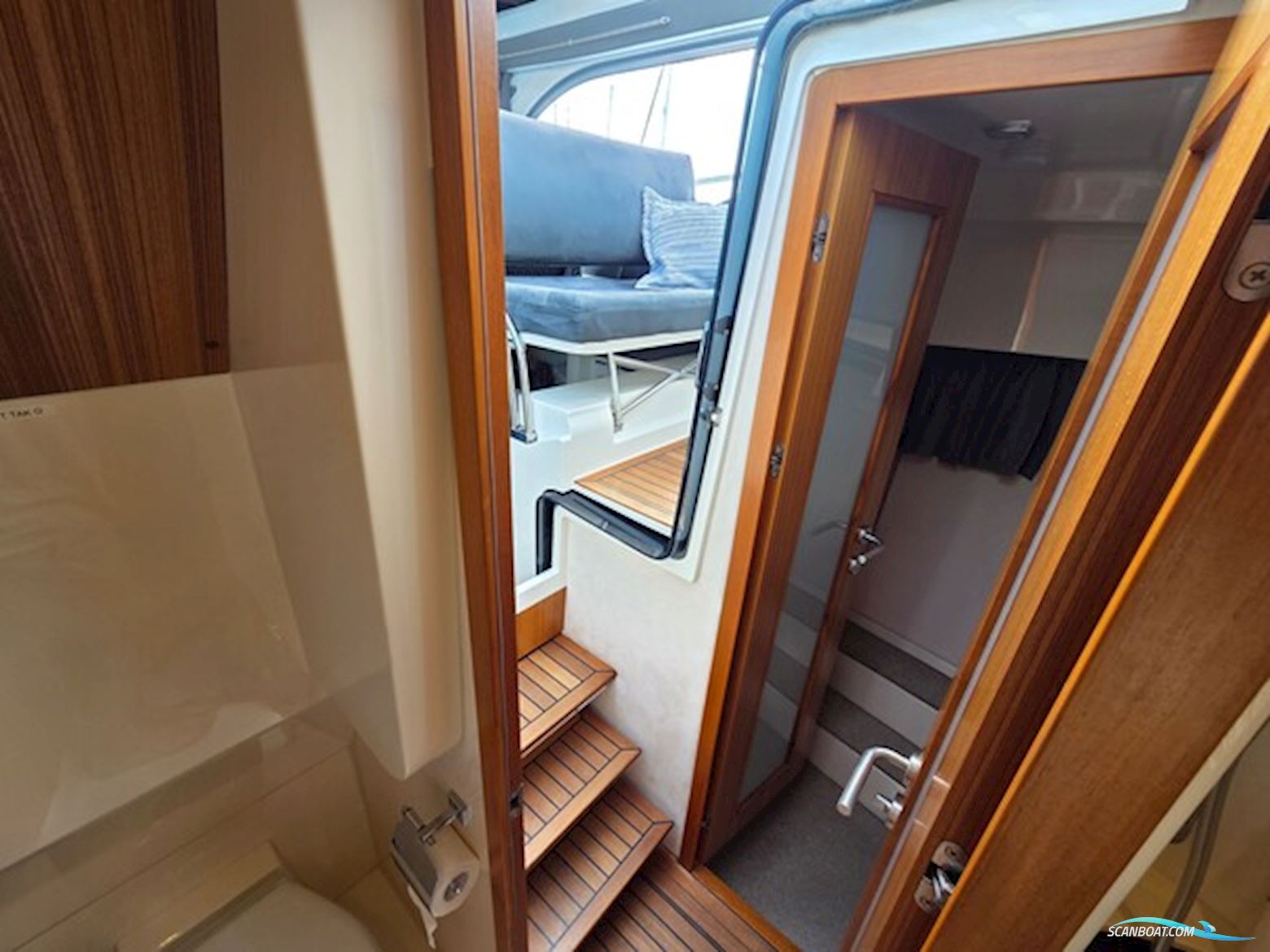 Marex 320 Aft Cabin Cruiser