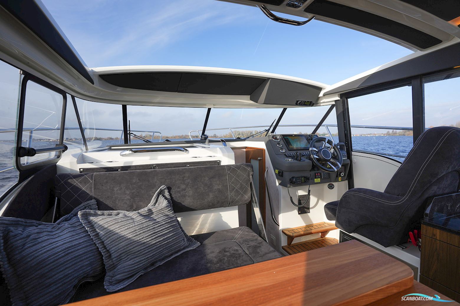 Marex 330 Scandinavia (2024)