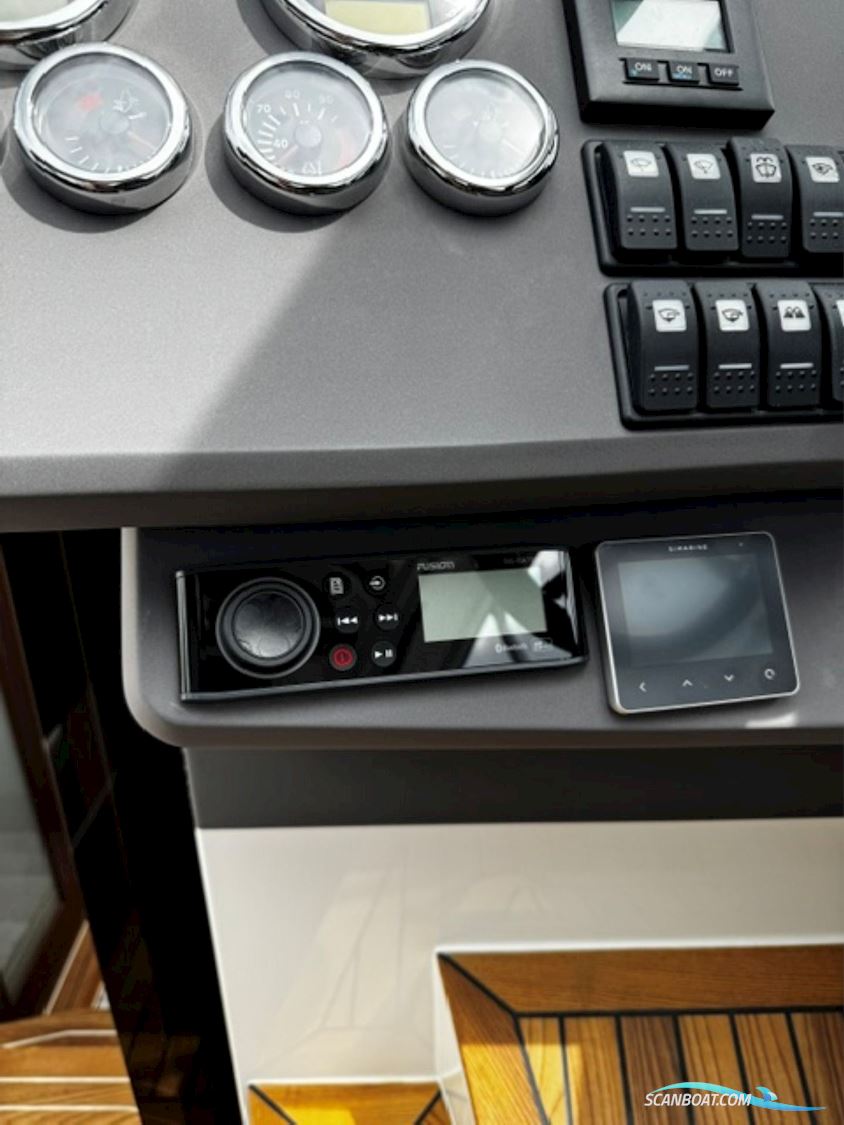 Marex 360 Cabriolet Cruiser