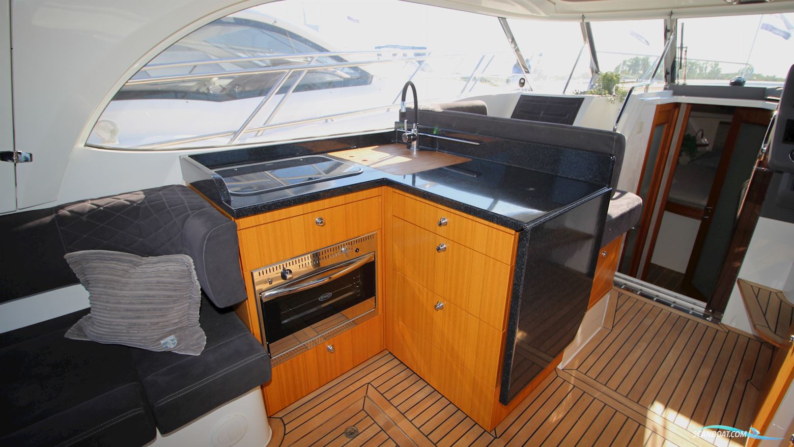 Marex 360 Cabriolet Cruiser