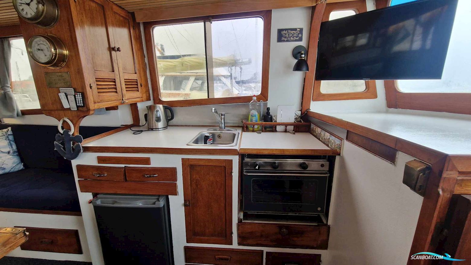 Marine Trader 34 Double Cabin