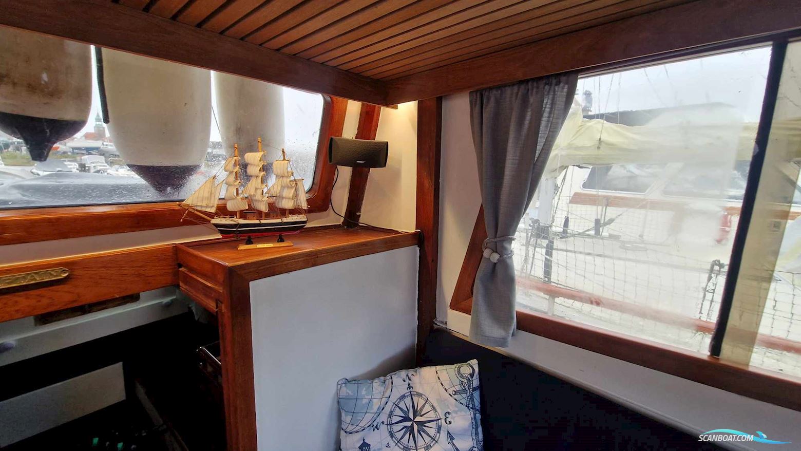 Marine Trader 34 Double Cabin