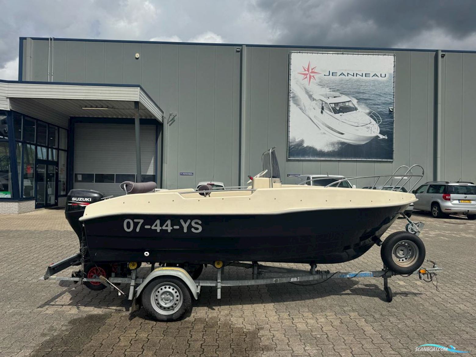Marion 440 Consoleboot direct leverbaar! Motorboat 2011, with Suzuki  engine, The Netherlands
