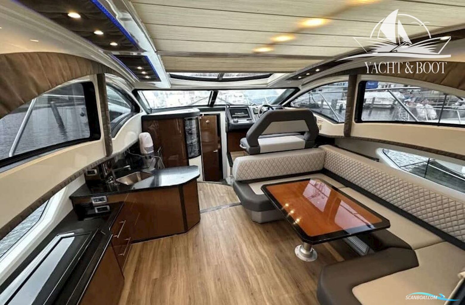 Marquis 420 Sport Coupe