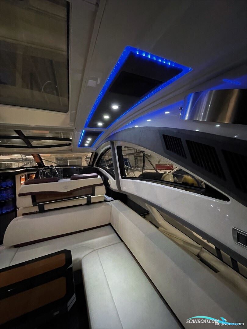 Marquis 420 Sport Coupe