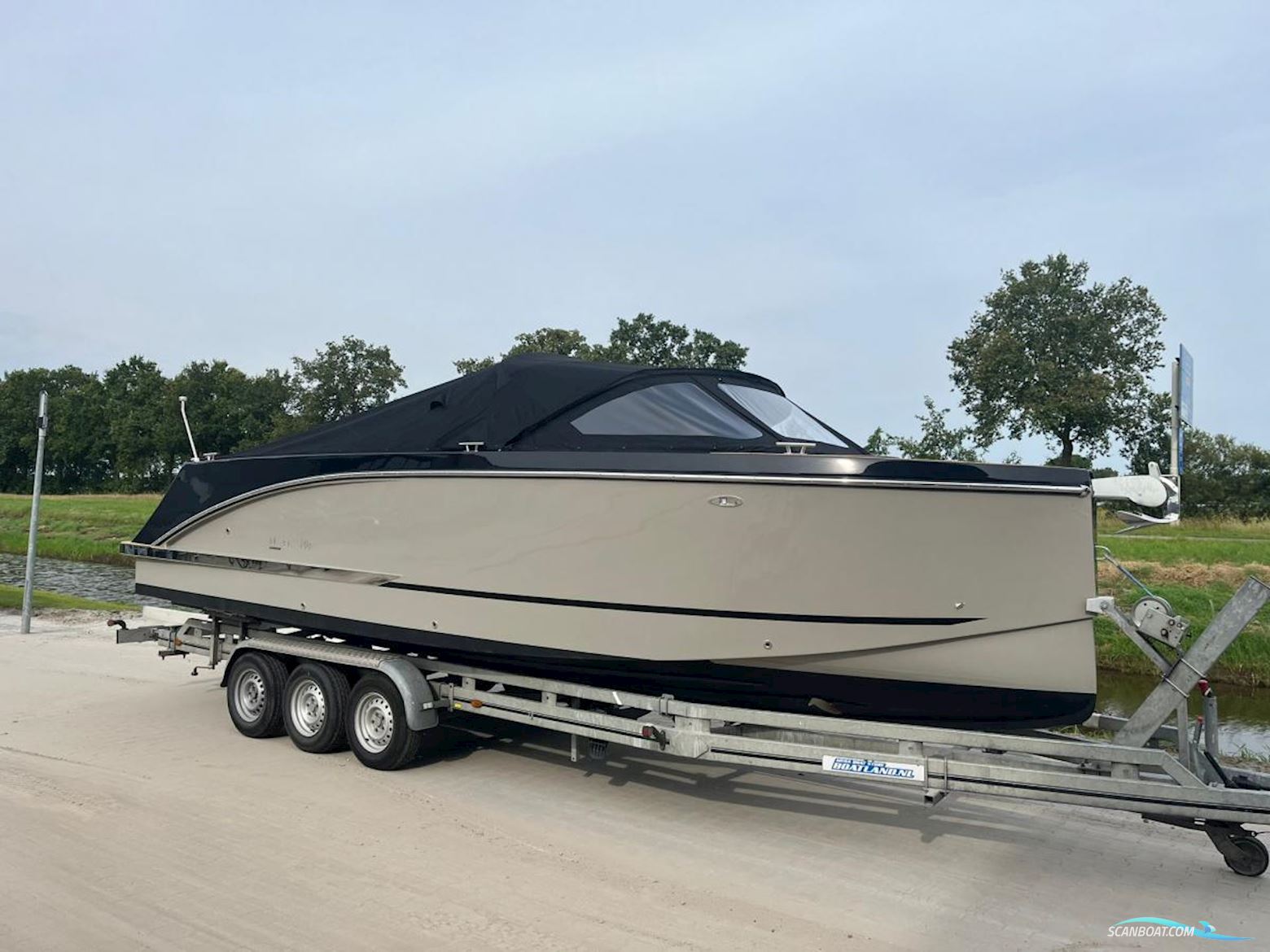 Maxima  740 Tender