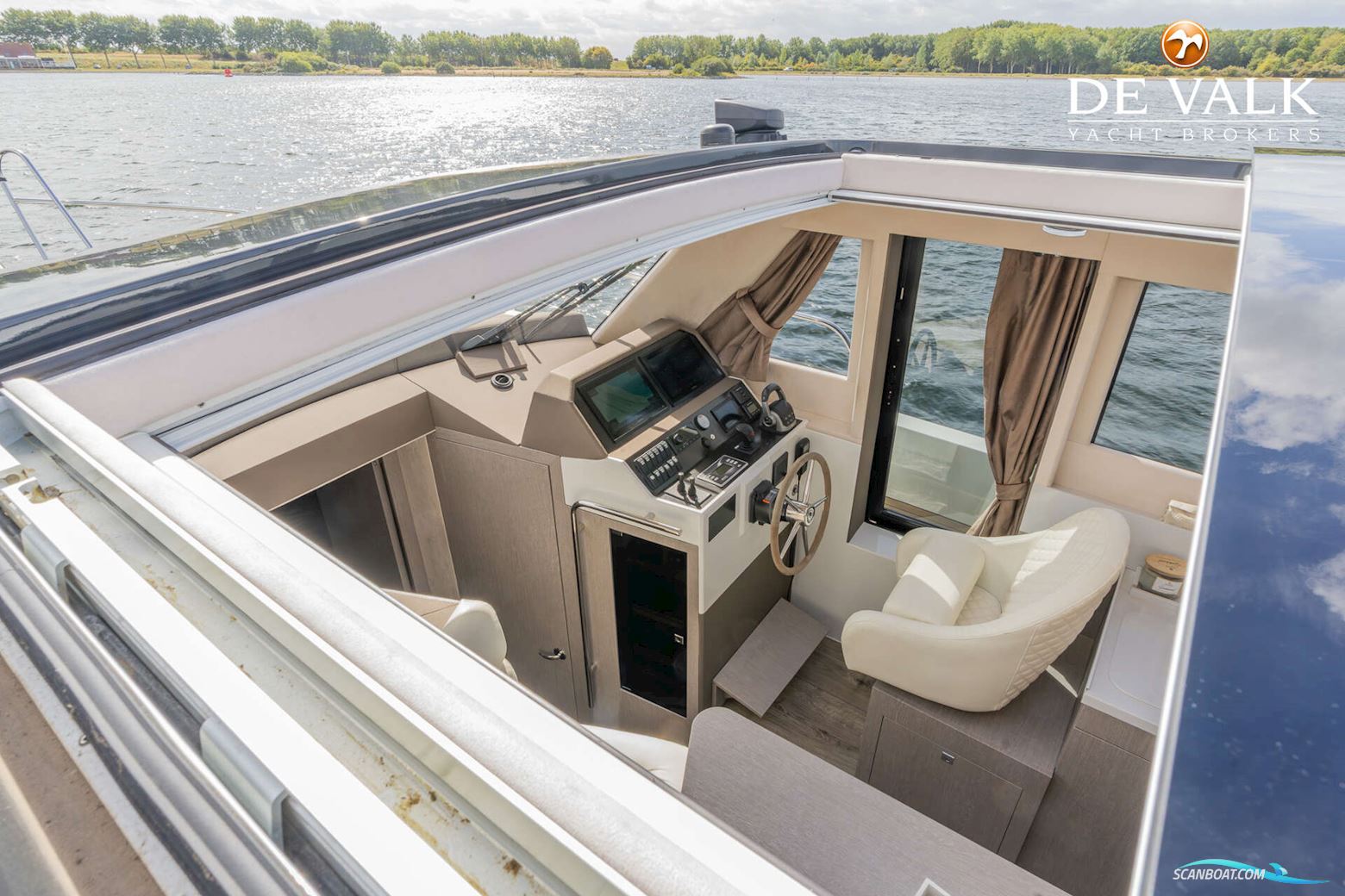 Maxima 37