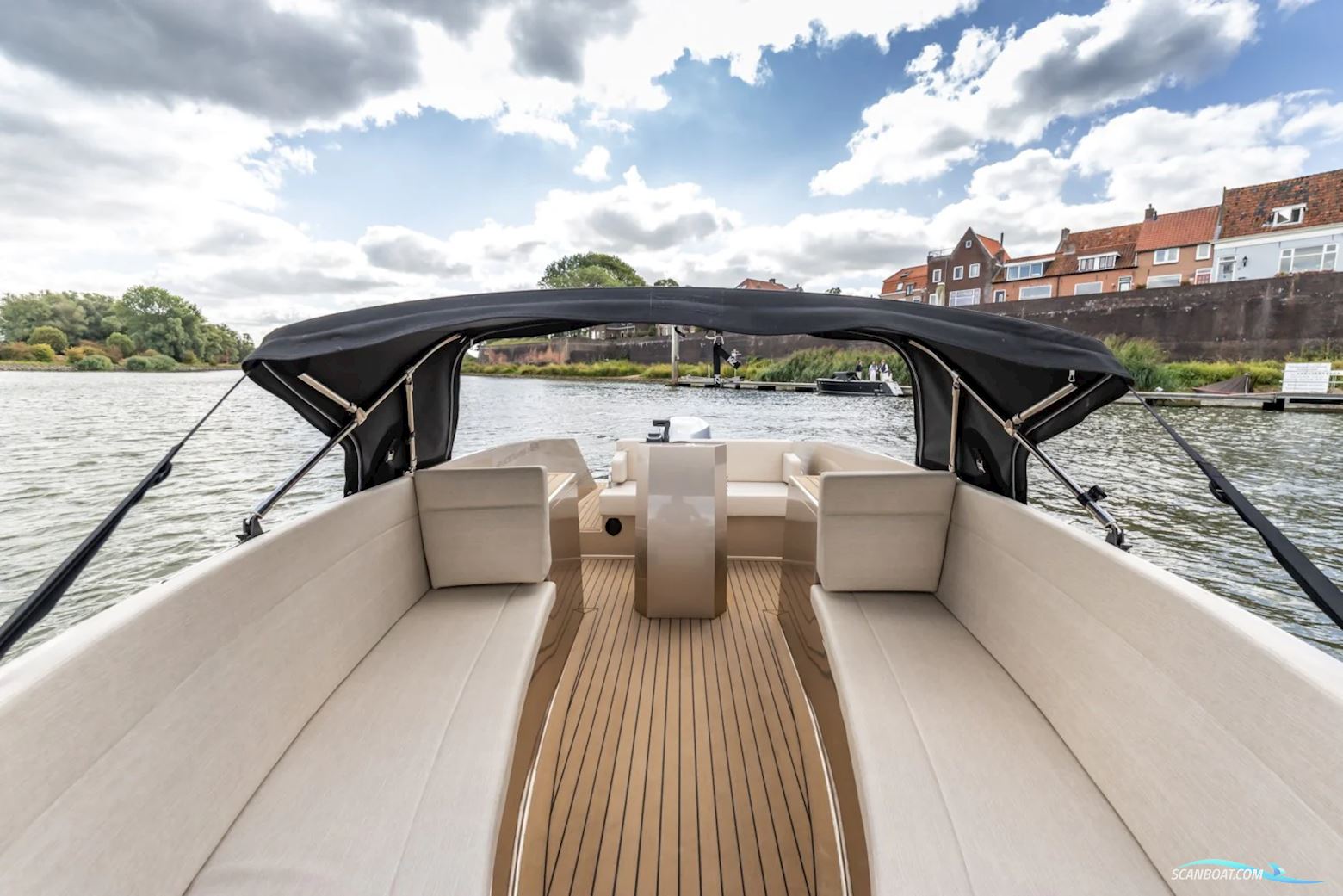 Maxima 580 Sport Lounge